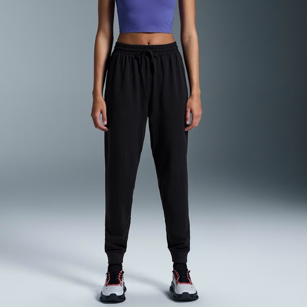 On Cloud Movement Joggers Never Worn